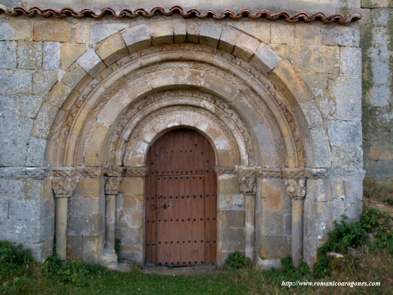 DETALLE PORTADA NORTE